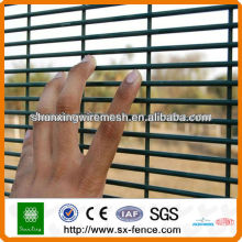 Serried Horizontal Wires Fence / 358 Security Fence